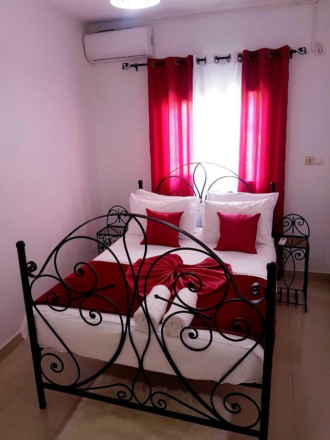 Appartement Makepe Bm 2 Douala Eksteriør billede